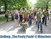 The Peaty Push! Ardbeg Day Committee Bottling trifft am 02.06.2012 in München ein zum Arbeg Day (©Foto: MartiN Schmitz)